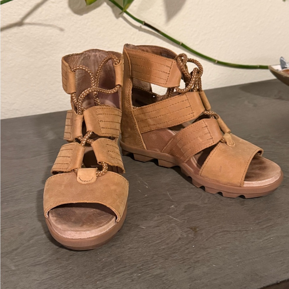Sorel Joanie II Leather Wedge Sandal Tan Size 7